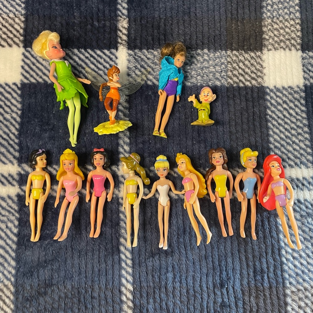 Big Lot Of DISNEY Polly Pockets with Accessories